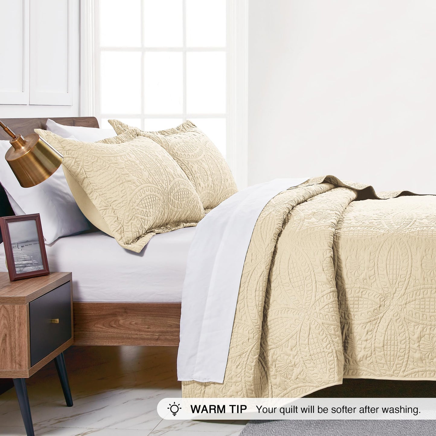 Love's cabin Quilts for Queen Bed Camel Bedspreads - Soft Bed Fall Lightweight Bedspread Comforter - Modern Style Coin Pattern Coverlet for All Season - 3 Pieces (1 Quilt, 2 Pillow Shams)