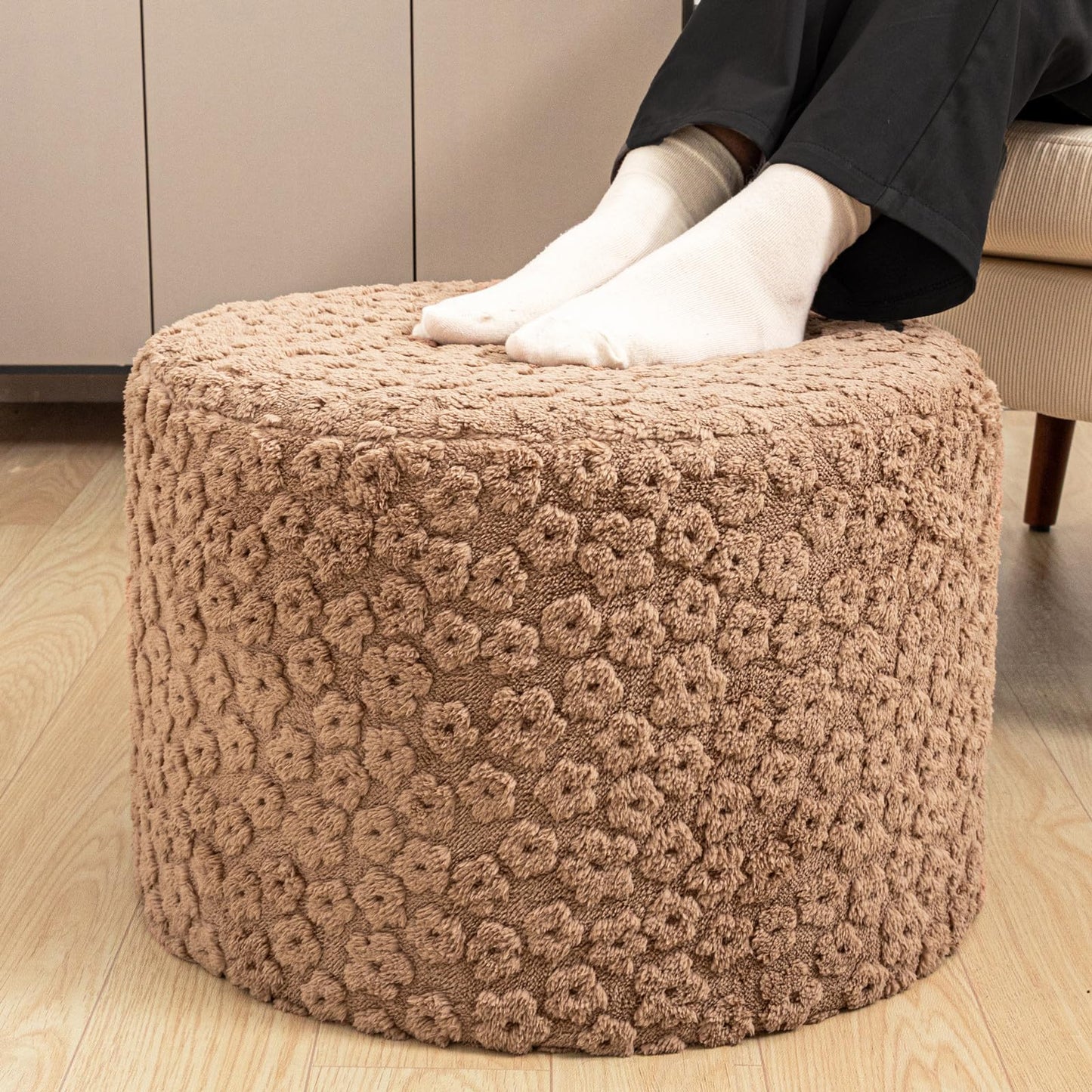 Round Pouf Ottoman 20 x 20 x 14 Inches Boho Poof Home Decor Floor Pouffe Ottoman Foot Rest for Couch Sofa Bean Bag Chairs Living Room Bedroom (Coffee)