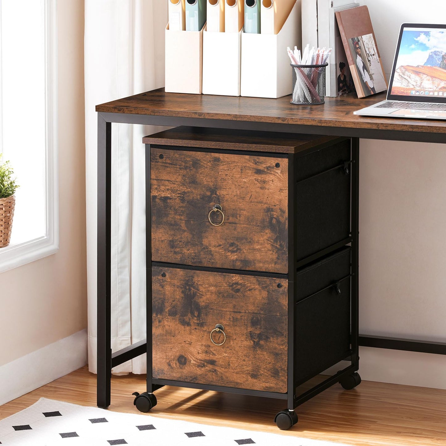 HOOBRO 2-Drawer Mobile File Cabinet, Computer Desk, Home Office Desk with Power Outlet, for Study Room, Home Office, Sturdy and Stable, Easy to Assemble, Rustic Brown BF20WJ01-BF40UDN01