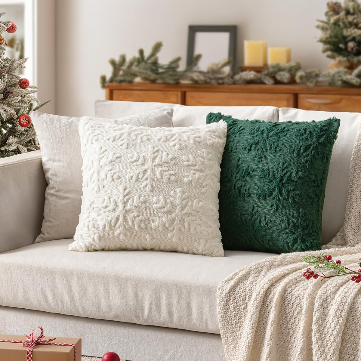 MIULEE Christmas Cream White Throw Pillow Covers Snowflakes Decorative 16×16 Inch Faux Wool Winter Festival Couch Pillow Covers Set of 2 Farmhouse Holiday Home Decors for Sofa Livingroom Bed