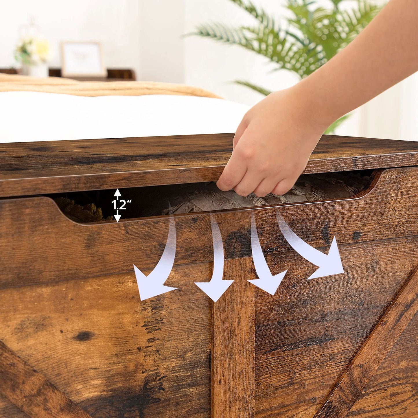HOOBRO Storage Bench, 29.5” Retro Wooden Storage Chest with U-Shaped Cut-Out Pull, Safety Hinge, Supports 220 lb and Easy Assembly for Toy Box Organizer (Rustic Brown) BF77CW01