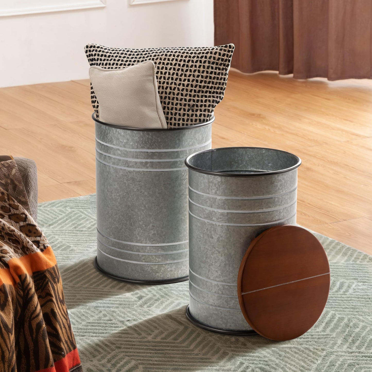 Glitzhome Rustic End Table Set of 2, Farmhouse Galvanized Metal Barrel Ottoman Storage Stool with Round Wood Lid for Living Room Furniture, Grey