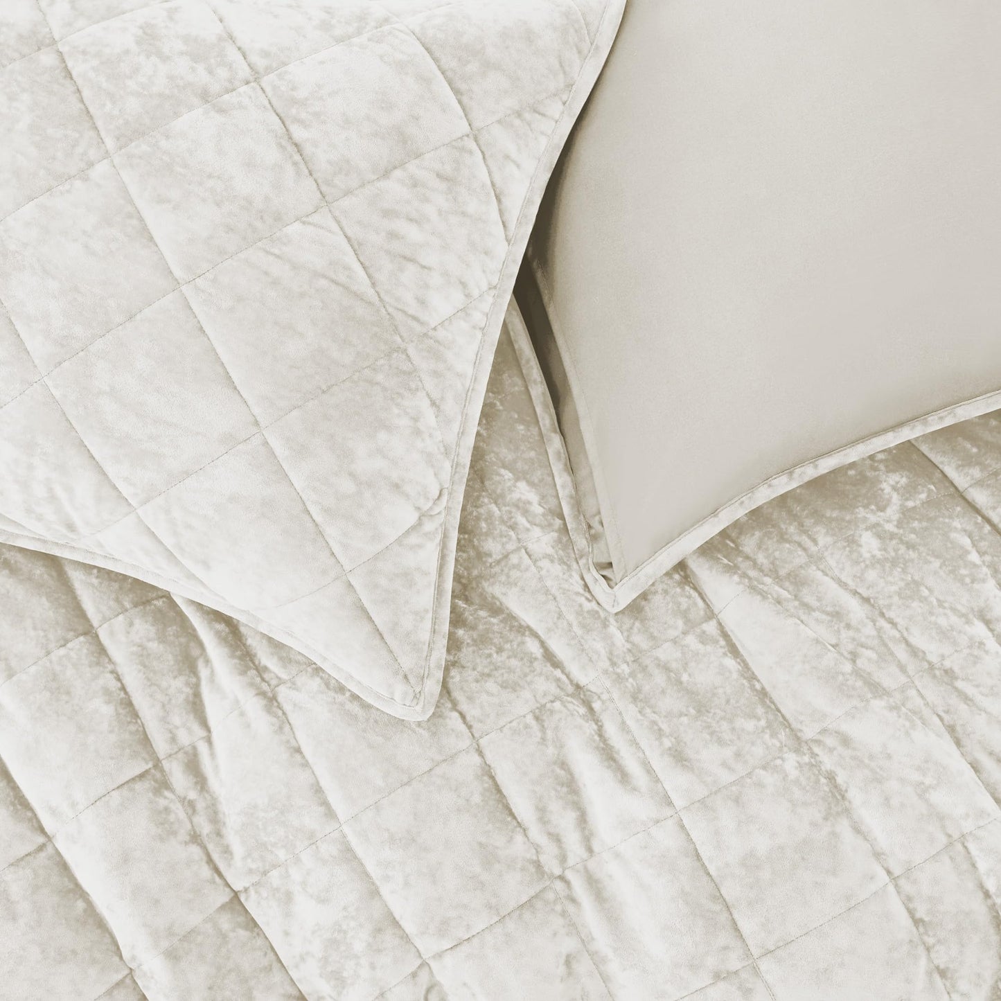 SHALALA Luxury Velvet Quilt Set Queen Size,Ultra Soft Lightweight Summer Velvet Comforter Set, Oversized Bedspread Coverlet with 2 Shams Diamond Pattern,for All Season(Beige,Queen/Full)