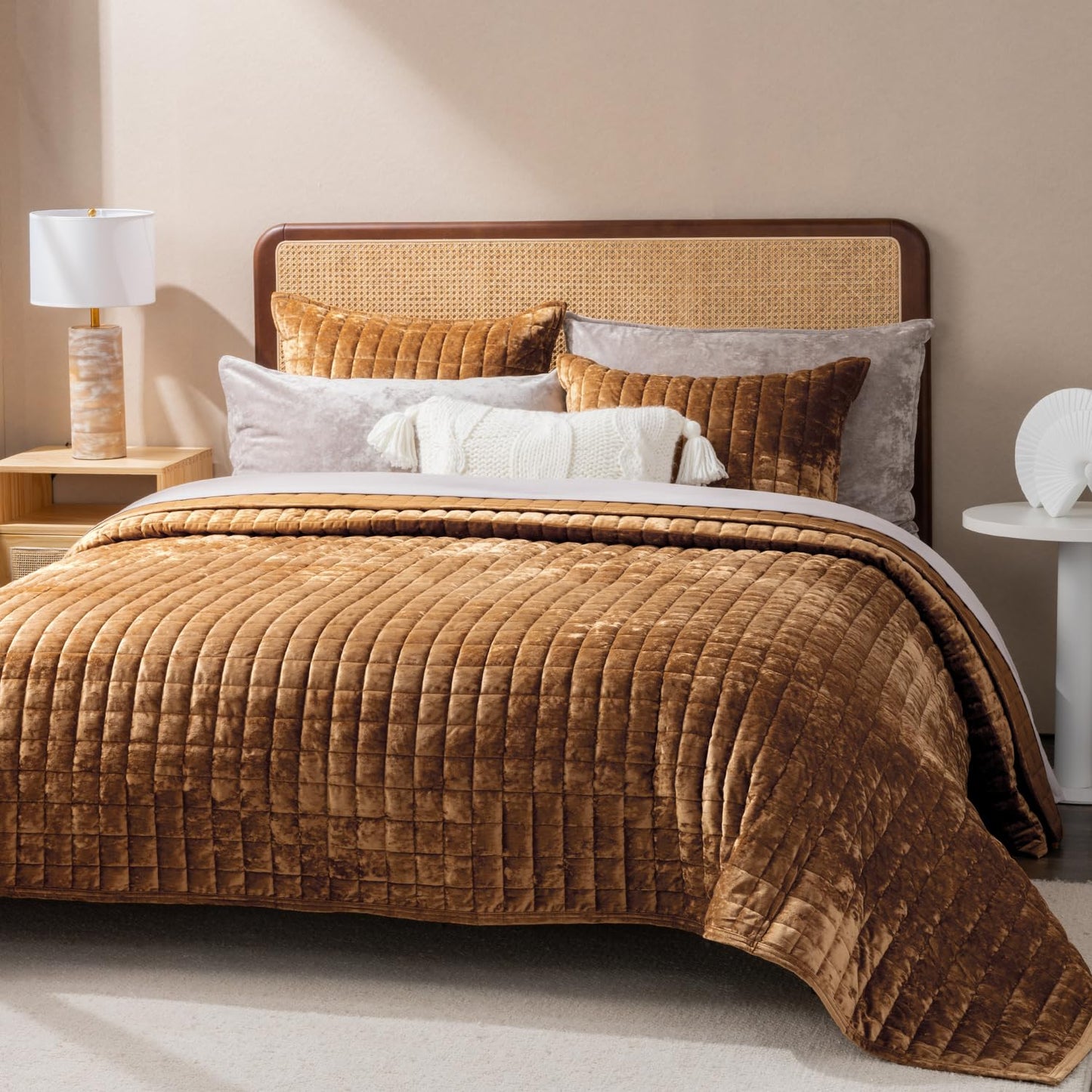 RECYCO Luxury Velvet Quilt Set Full Queen Size Bedding Sets, Ultra Soft Velvet Comforter Set, Lightweight Channel Box Stitch Oversized Bedspread Coverlet for All Season, with 2 Shams, Caramel Gold