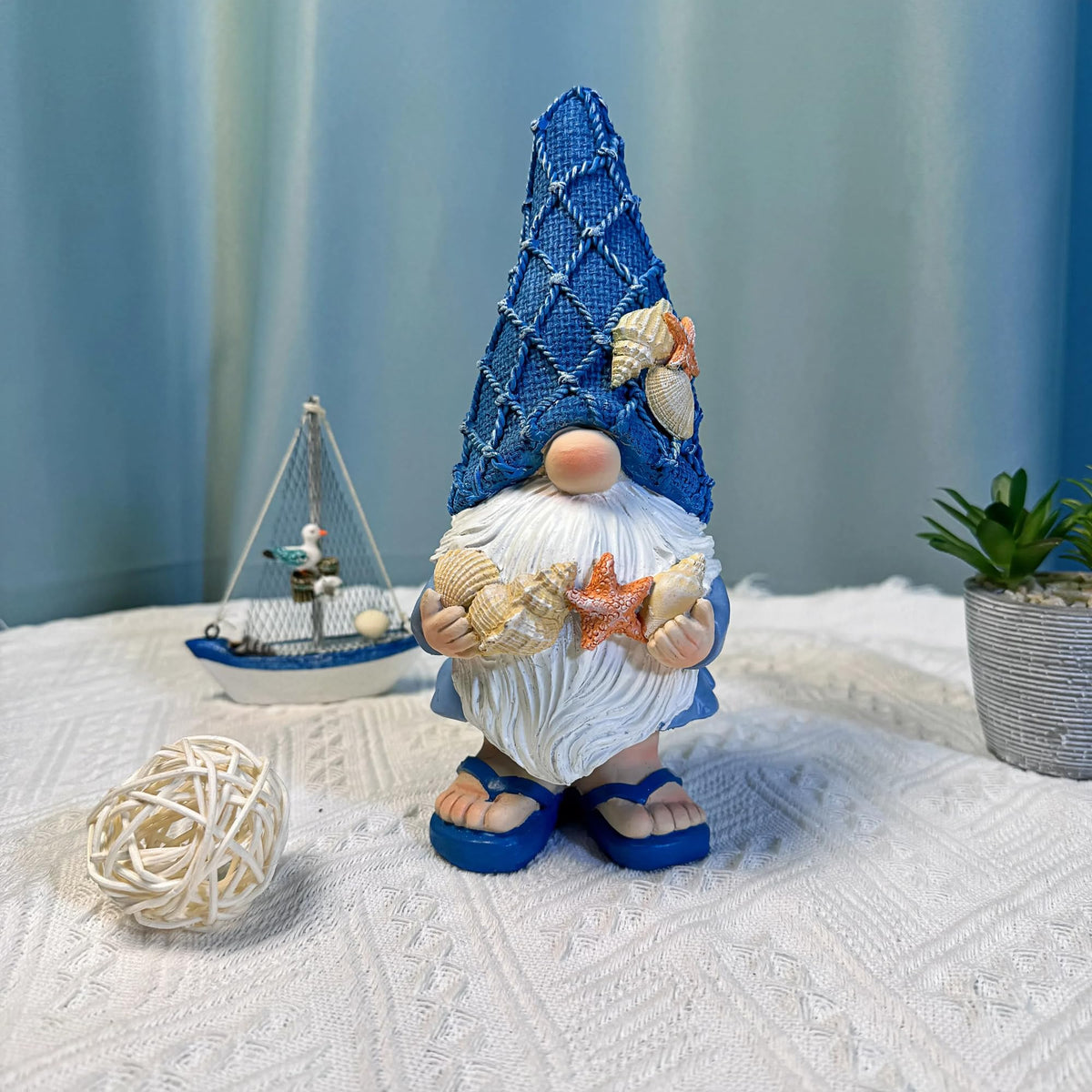 Etlemonde Beach Gnomes Statues,Ocean Gnomes,Nautical Themes Decoration,Beach, Gnome Holding Seashells