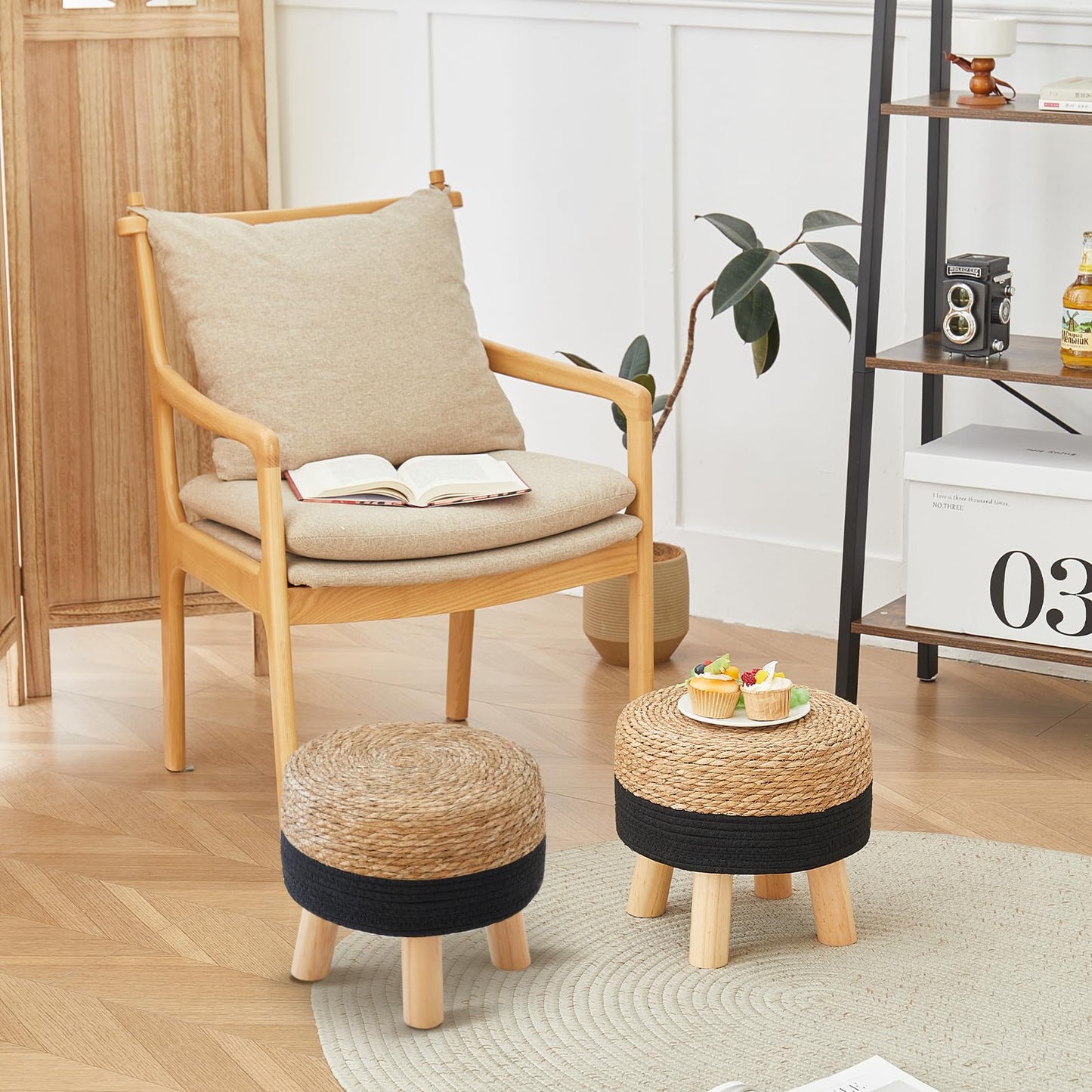 ALeesing Round Ottoman Natural Seagrass Footstool, Foot Stool with 4 Wood Legs, Hand Woven Round Footstool, Sofa Stool, Multifunctional Modern Dressing Stool, Sofa Side Table for Bedroom (Black)