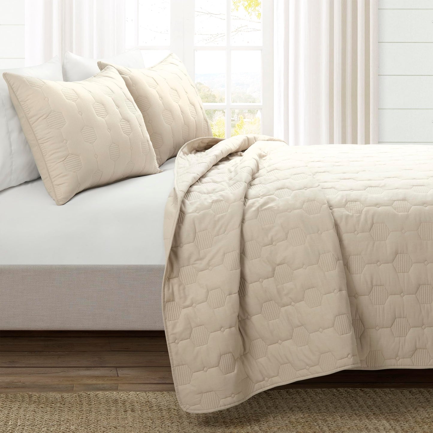 Lush Decor Hexagon Honeycomb Embroidered Textured Cotton 3 Piece Quilt Set, King/Cal King, Neutral