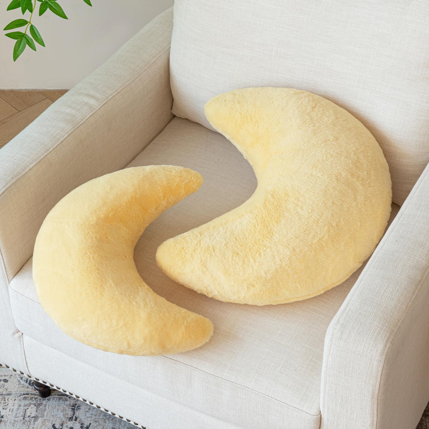 Znhinery Moon Pillow, Decorative Throw Pillows with Soft Faux Rabbit for Bed Couch, Moon Shaped Pillows Plush Floor Cushions Room Decor Pillow for Sofa Bedroom Living Room