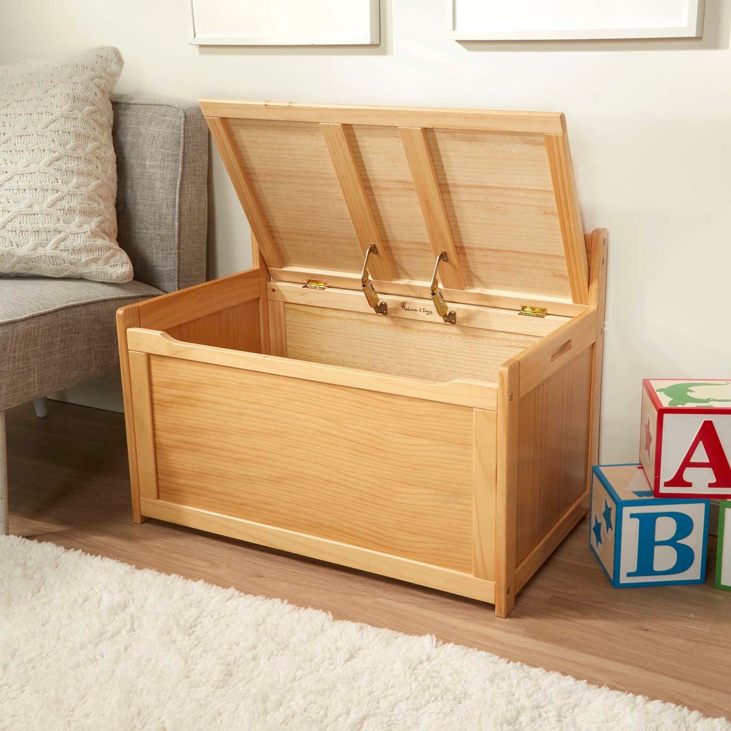 Melissa & Doug Wooden Toy Chest - Light Wood Furniture for Playroom, Blonde Kids Toy Box, Wooden Box Storage Organizer, Children's Furniture Chest