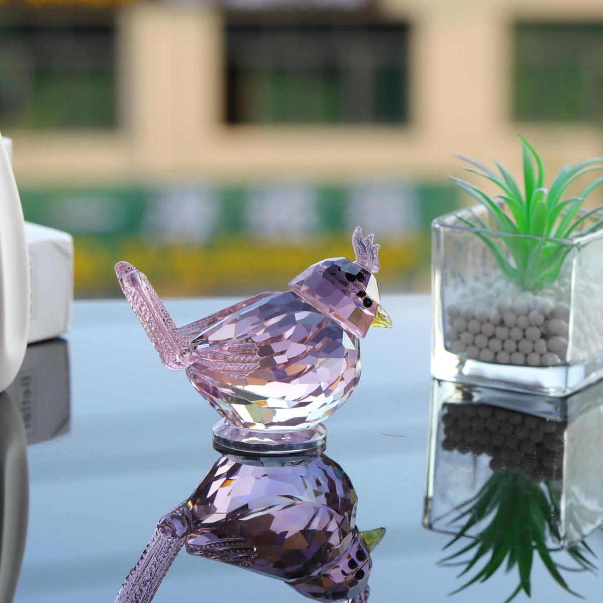Qianwei Pink Crystal Bird Figurine Collectible - Cardinal Gifts Handmade Glass Animals Figurines Crystal Office Desk Table Home Decor Paperweight