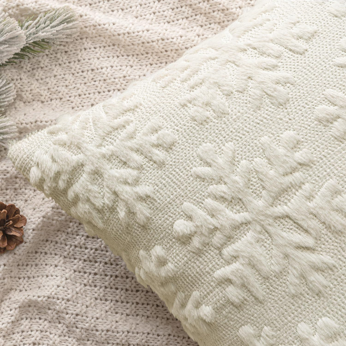 MIULEE Christmas Cream White Throw Pillow Covers Snowflakes Decorative 18×18 Inch Faux Wool Winter Festival Couch Pillow Covers Set of 2 Farmhouse Holiday Home Decors for Sofa Livingroom Bed