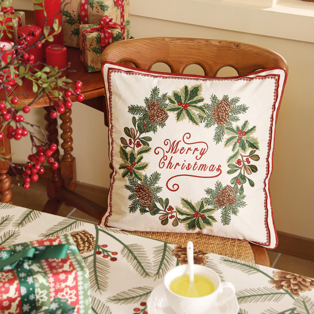 ISAENNE Design Square Classic Chrismas Style Throw Pillow Covers 18"x18", Green Soft Velvet Cushion Cover with Xmas Garland Pattern Decor Pillowcases for Bed,Living Room,Outdoor,Car