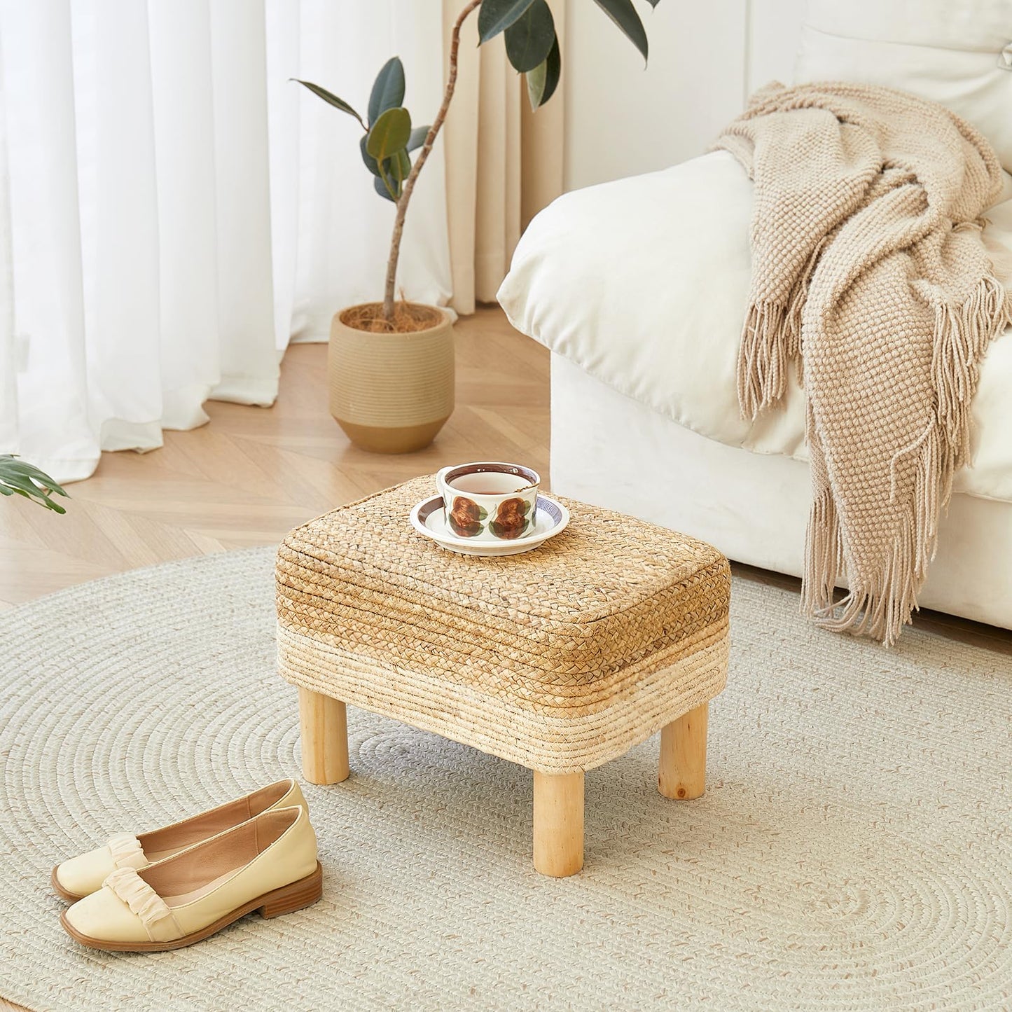 ALeesing Ottoman Foot Stool Rectangular Footrest Natural Seagrass Footstool with Wooden Legs Hand Weave Multifunctional Modern Dressing Stool, Sofa Side Table for Bedroom for Living Room (White)
