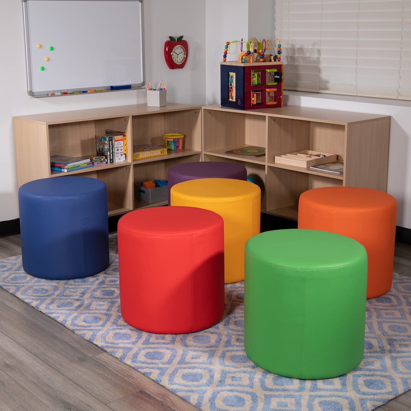 Flash Furniture Nicholas Soft Seating Flexible Circle for Classrooms and Common Spaces - 18" Seat Height (Green)