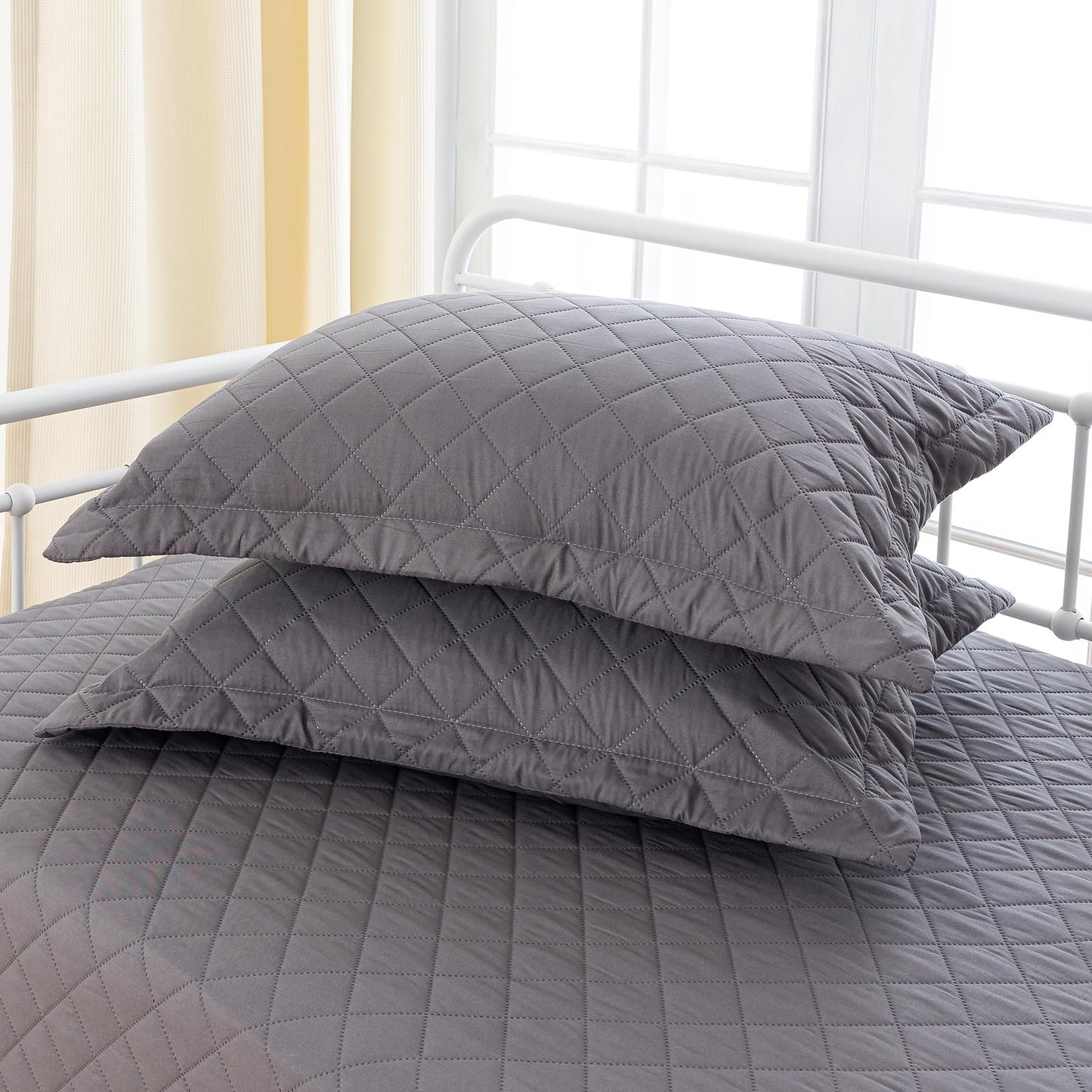 TieyaChkis 5 Piece Daybed Cover Set Twin Daybed Bedding Sets for All Season Lightweight Daybed Comforter with Matching Shams&Decorative Pillows, Double Sided-Quilting Day Bed Cover,39"x75",Gray