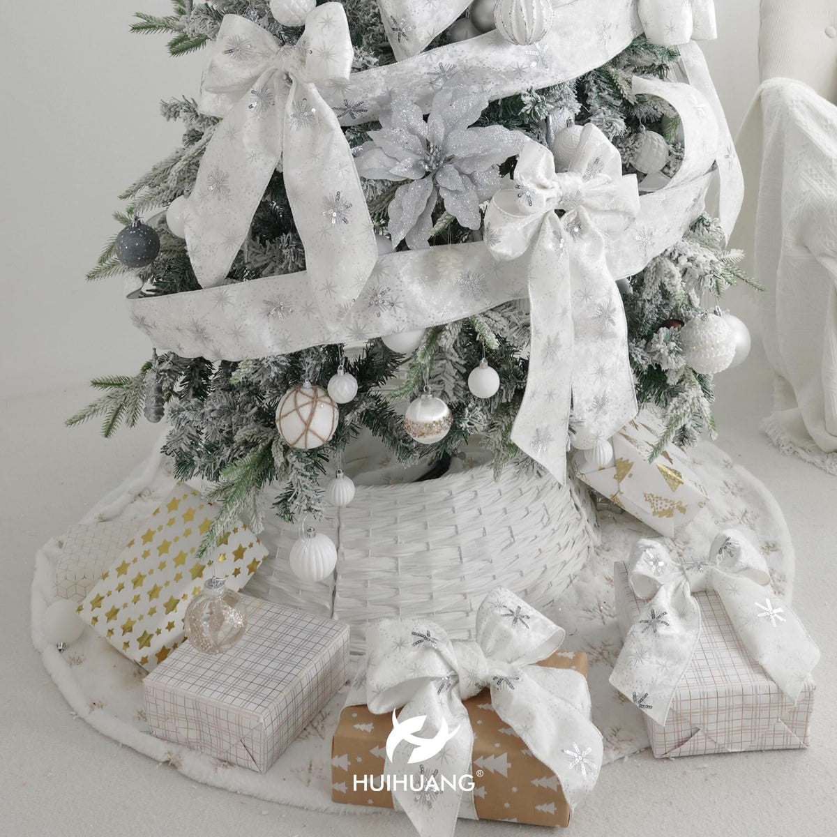 HUIHUANG White Christmas Ribbon 4 Inch Velvet Wired With Sequin Snowflakes - Silver and White for Tree Decoration, Top Bows, Garlands, Staircases, Wreaths - 10 Yards