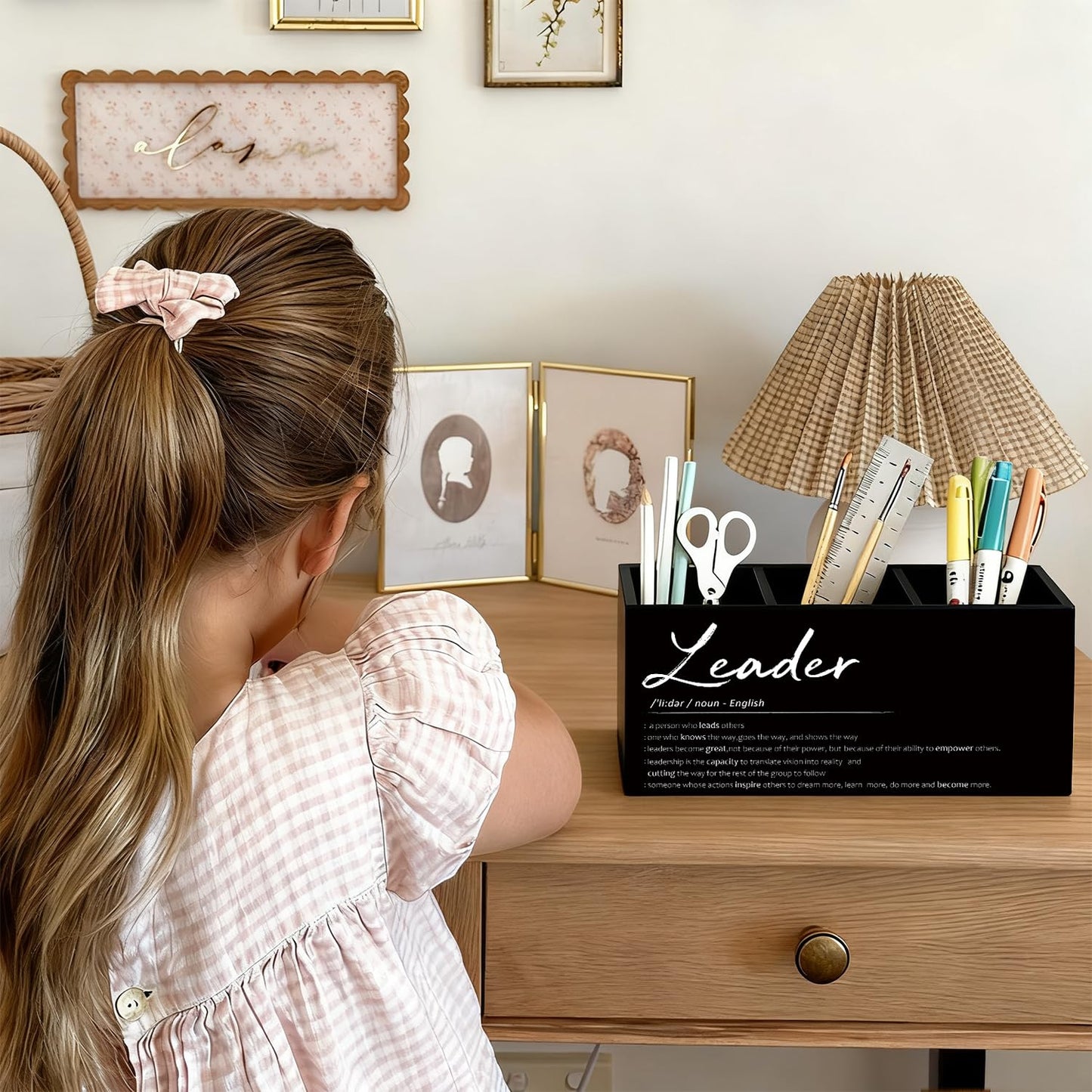 LIANGW Leader Gifts Pen Pencil Holder for Desk, Thank You Appreciation Gifts for Leaders Boss Manager, Leadership Gift Wooden Box Sign Decorations for Office Workplace Desk Tabletop