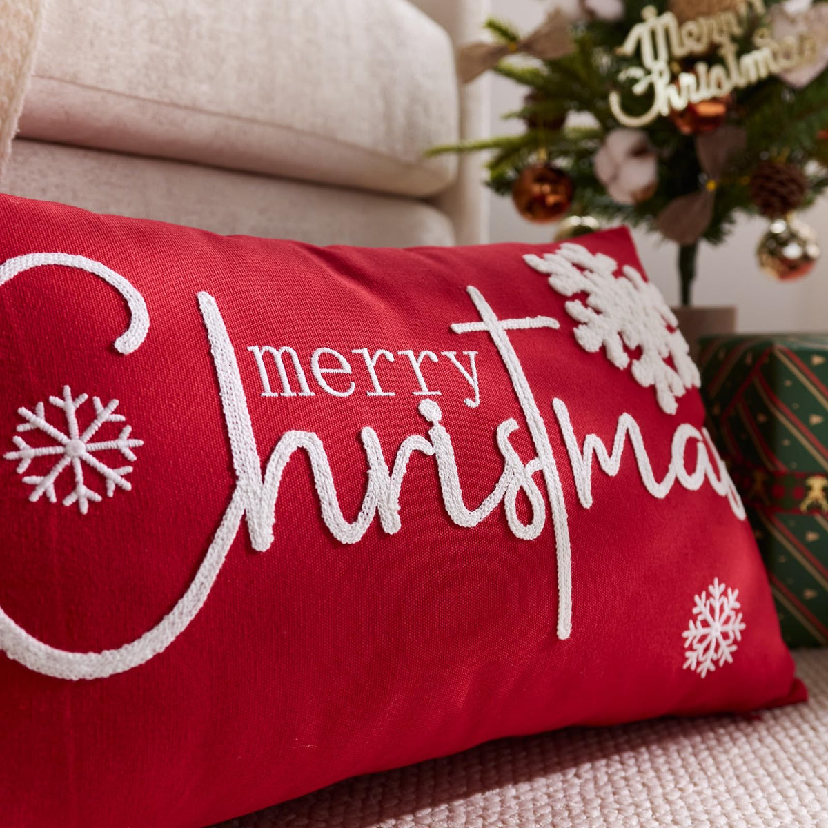 yeshttdy Merry Christmas Pillow Covers 12x20 Inch Embroidery Snowflake Xmas Decorative Lumbar Throw Pillow Cover Winter Holiday Pillow Case Cushion Cases for Sofa Couch Living Room Decorations Red