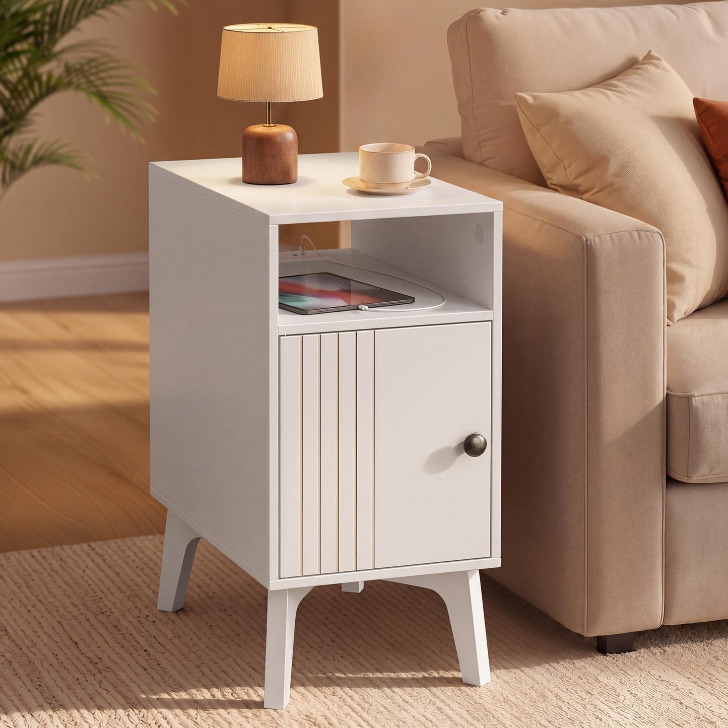 VASAGLE MAEZO Collection - End Table with Charging Station, Narrow Side Table, Nightstand with Tapered Legs, Curved Transitions, for Small Spaces, Living Room, Bedroom, Cloud White ULET329W101S