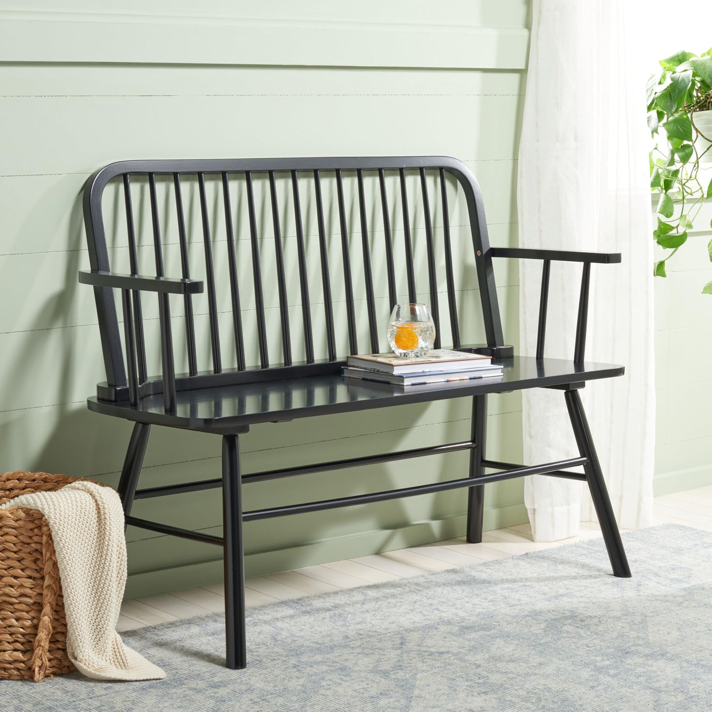 SAFAVIEH Home Collection – Lucilia Spindle Bench, Black Solid Wood Entryway or Dining Bench, Windsor Style Seating (BCH8501C)