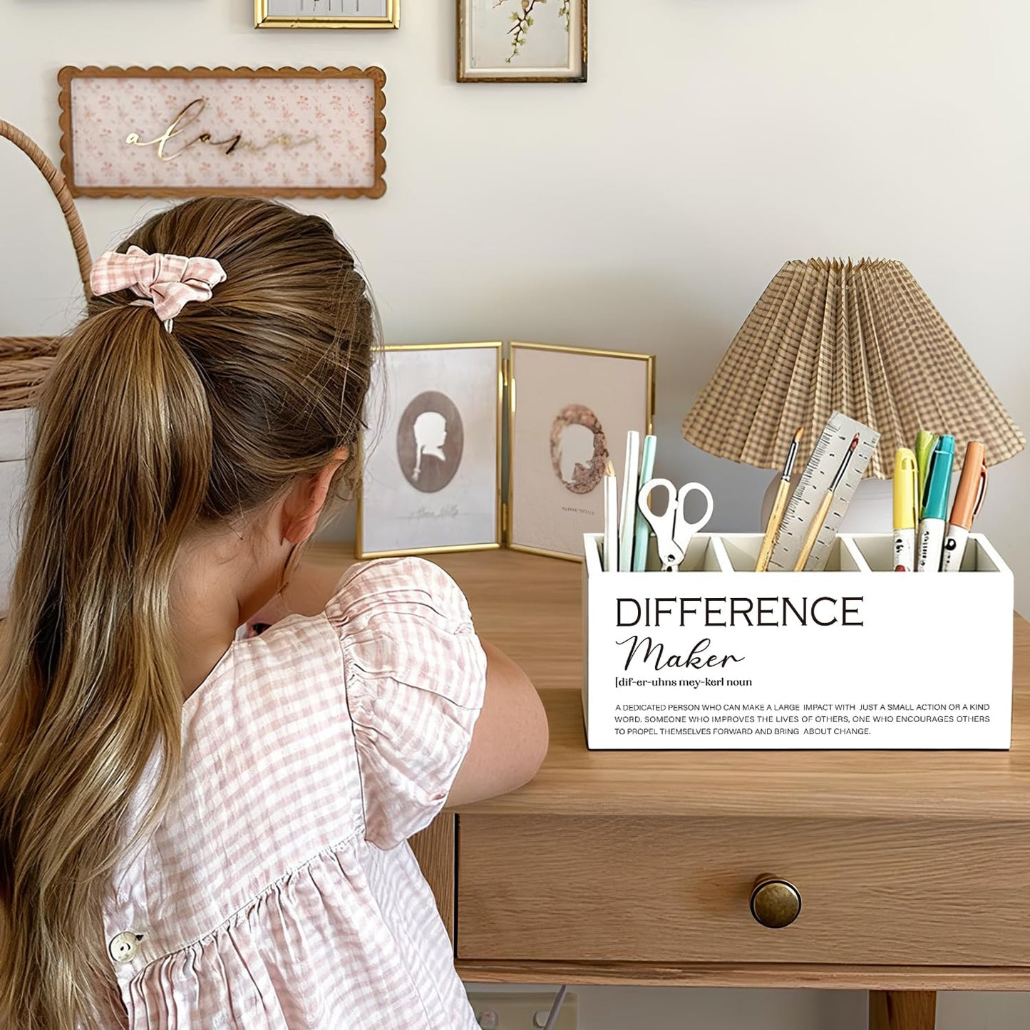 LIANGW Difference Maker Gift Pen Pencil Holder for Desk, Thank You Appreciation Gifts for Coworkers Leaders Teachers, Difference Maker Wooden Box Sign Decorations for Office Workplace Desk Tabletop
