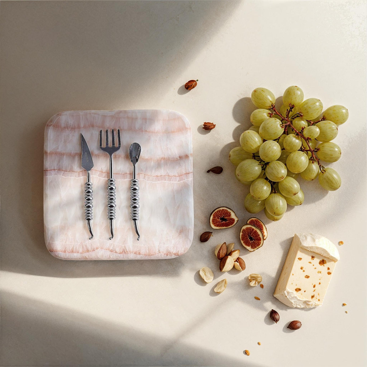 Bloomingville Honey Onyx Cheese Serving Board, Natural Color