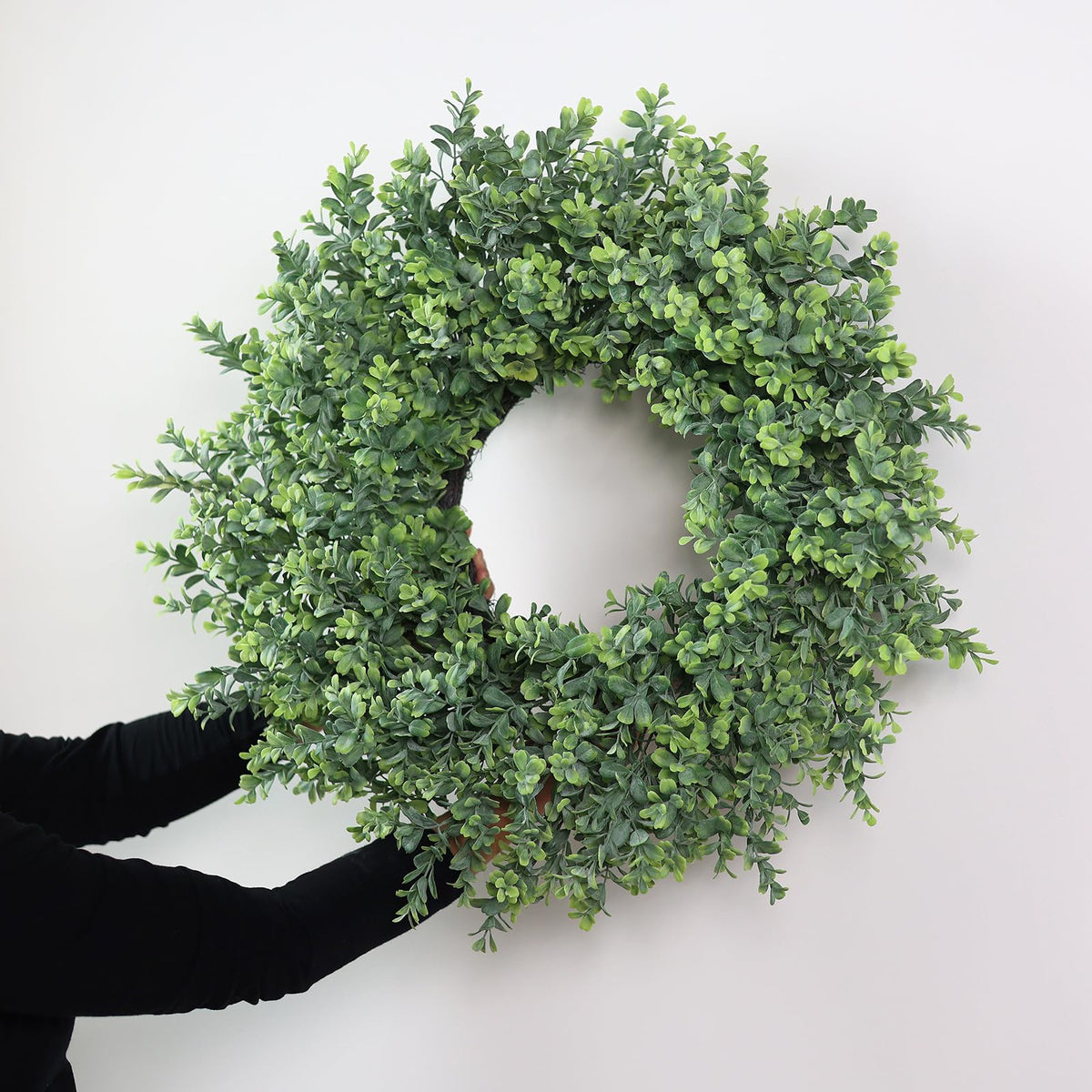 26" Artificial Boxwood Wreath Fake Plant for Front Door Decor(Green)