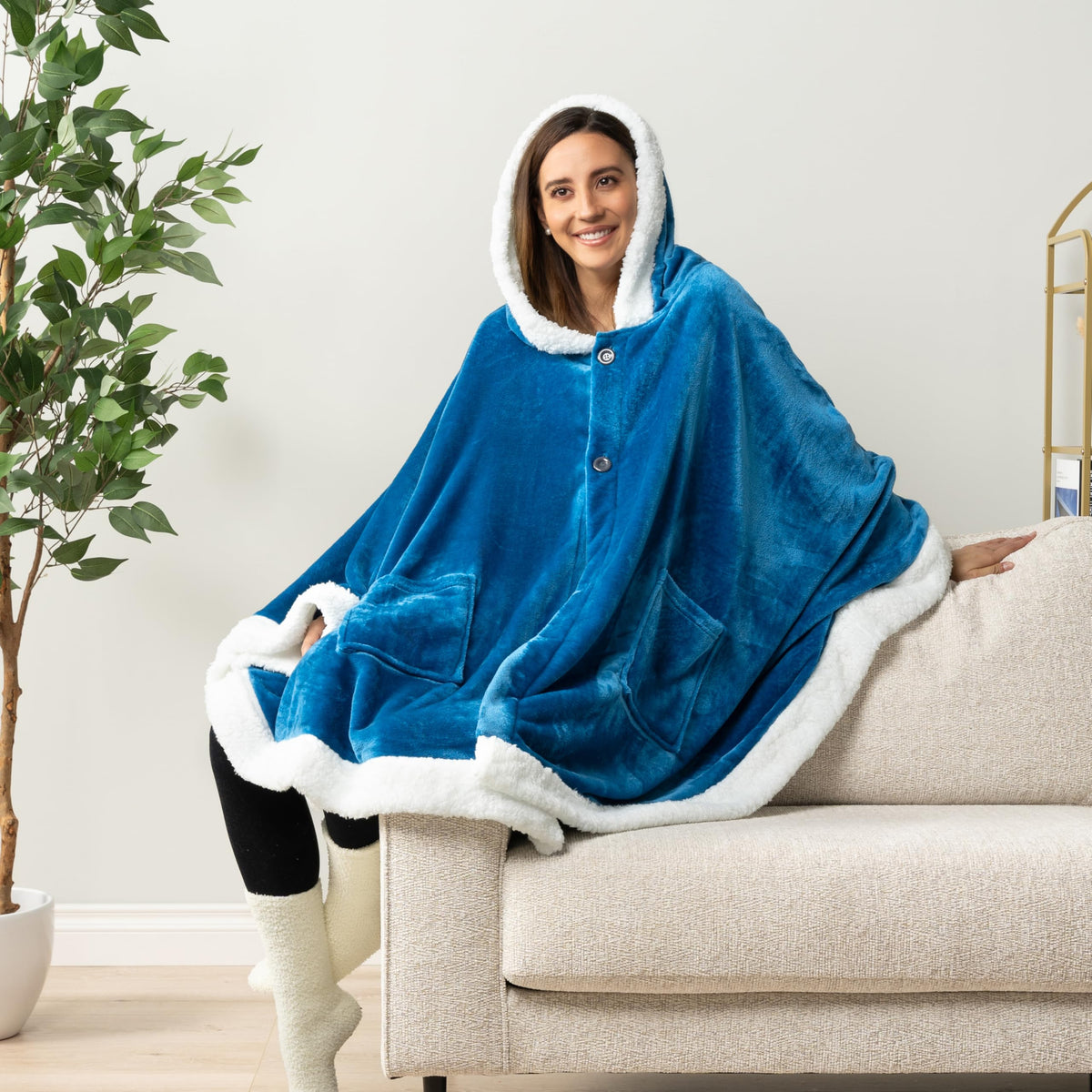 PAVILIA Hooded Blanket Poncho, Women Sherpa Fleece Shawl Wrap with Hood, Wearable Blanket Cozy Warm Poncho Cape Throw with Pockets, Gift for Elderly Mom, Turquoise Sea Blue