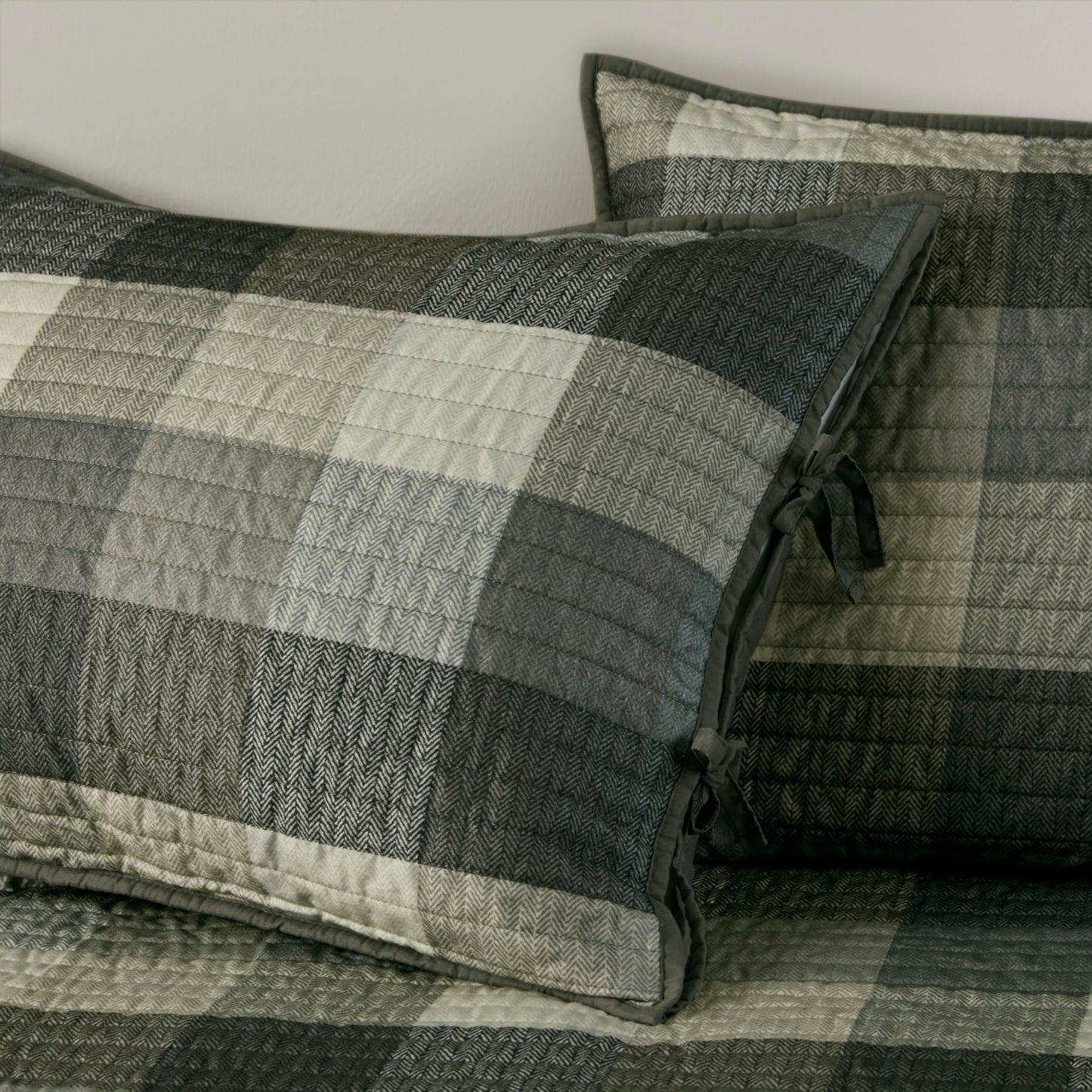 Madison Park Ridge Daybed Cover Set - Cabin Lodge Plaid Herringbone Print Reversible Design, All Season Luxury Bedding with Bedskirt, Matching Shams, Decorative Pillow, 39"x75", Grey 6 Piece