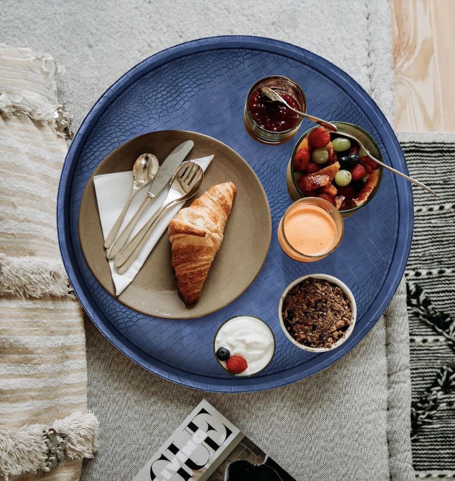 HofferRuffer Round Serving Tray 20'', Elegant Faux Leather Circle Ottoman Table Tray, Serve Tea Coffee Breakfast in Bedroom Living Room Kitchen (Blue, 20")