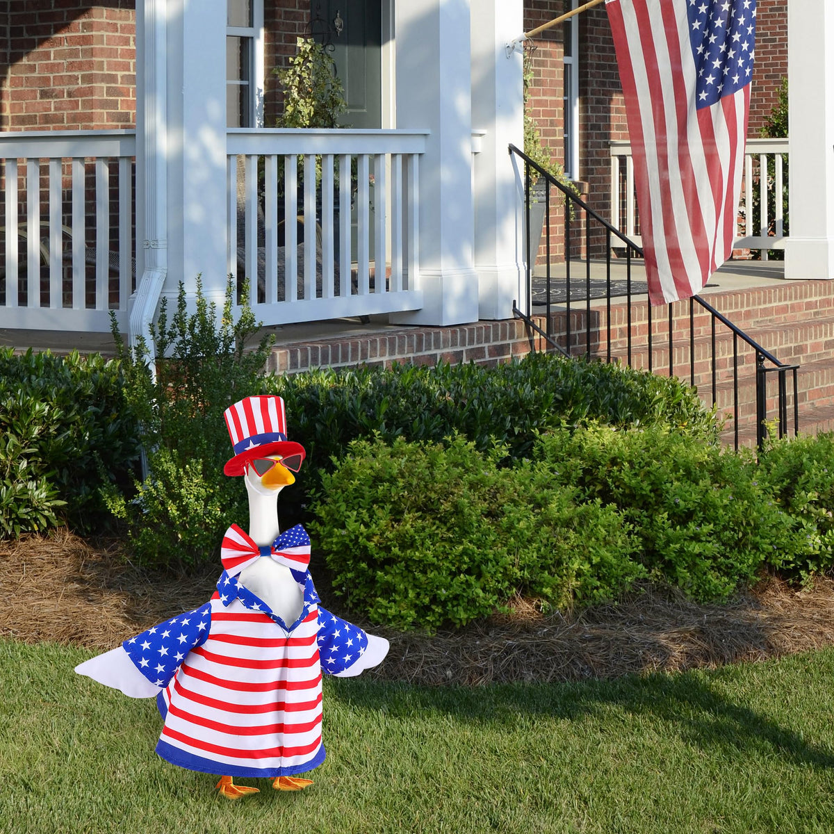 4 Pcs/Set 4th of July Porch Goose Outfit, 23" High Lawn Goose Statue Patriotic Costume Clothing, Independence Day Porch Garden Geese Clothes with Hat Glasses Bow Tie for Outdoor Patio Yard Decoration
