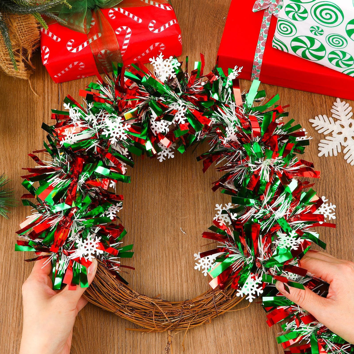 MARFOREVER Christmas Snowflake Tinsel Garland, Red Green Snowflake Metallic Twist Garlands for Winter Wonderland Christmas Tree Holiday Party Indoor Outdoor Home Wall Decoration, 3 Pcs 19.7 FT