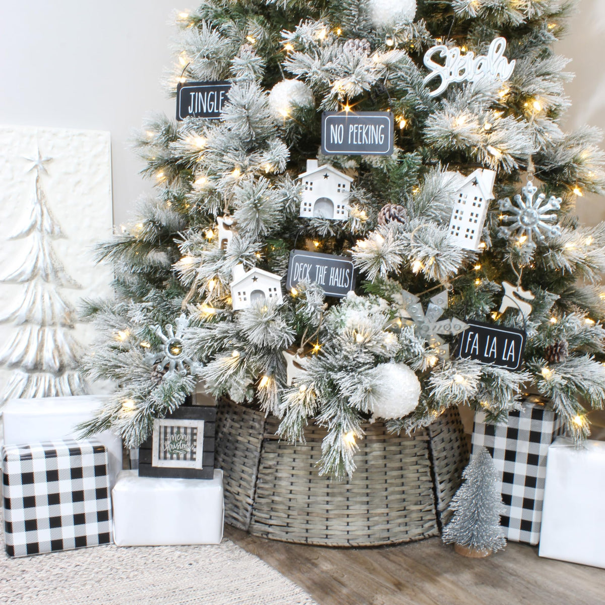 AuldHome Design Wicker Christmas Tree Collar (Gray Washed, 29-Inch), Real Wood Basket Weave Large Willow Tree Skirt