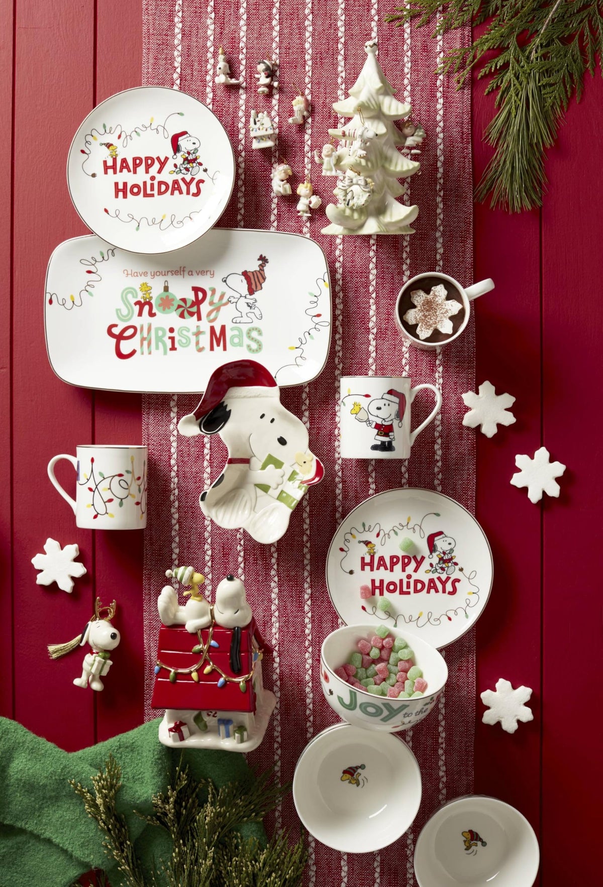 Lenox 6361265 Snoopy & Friends 11-Piece Christmas Tree Ornament Set, Display Stand