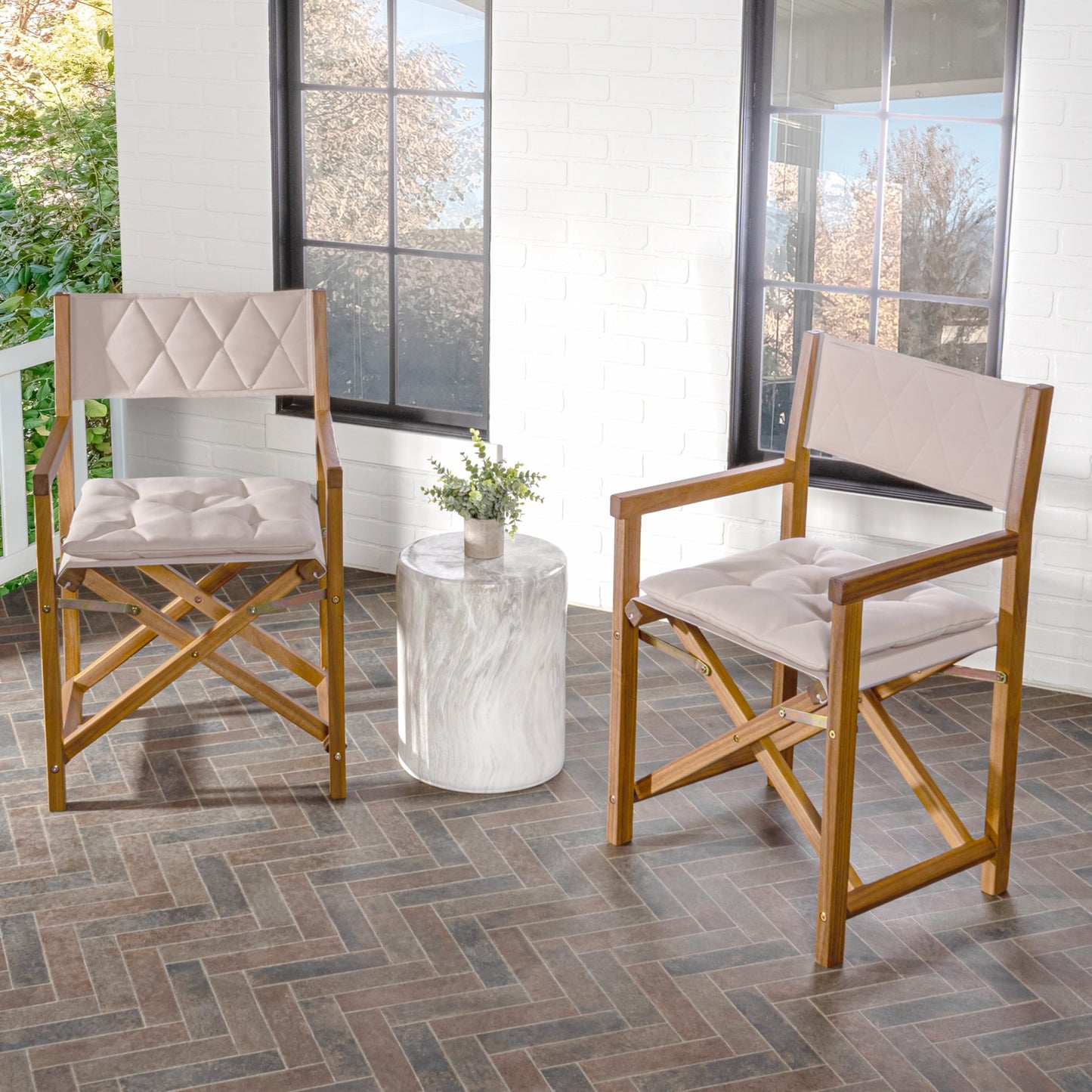JONATHAN Y Waldo Acacia Wood Outdoor Director Chair Set of 2 for Patio & Balcony, Foldable Coastal Armchair with Beige Diamond-Quilted Cushions, Teak Brown DRC1002A-SET2