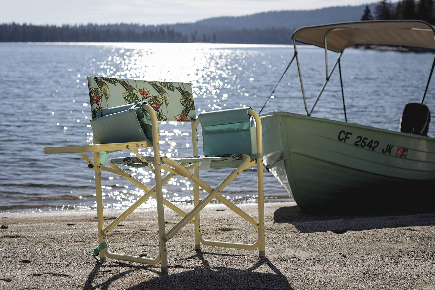 PICNIC TIME Outdoor Directors Chair with Side Table, 300 lb Capacity Folding Outdoor Beach Chair for Adults with Foldaway Backpack Straps, Armrest Caddy, and Umbrella Loop (Tropical Foliage Pattern)