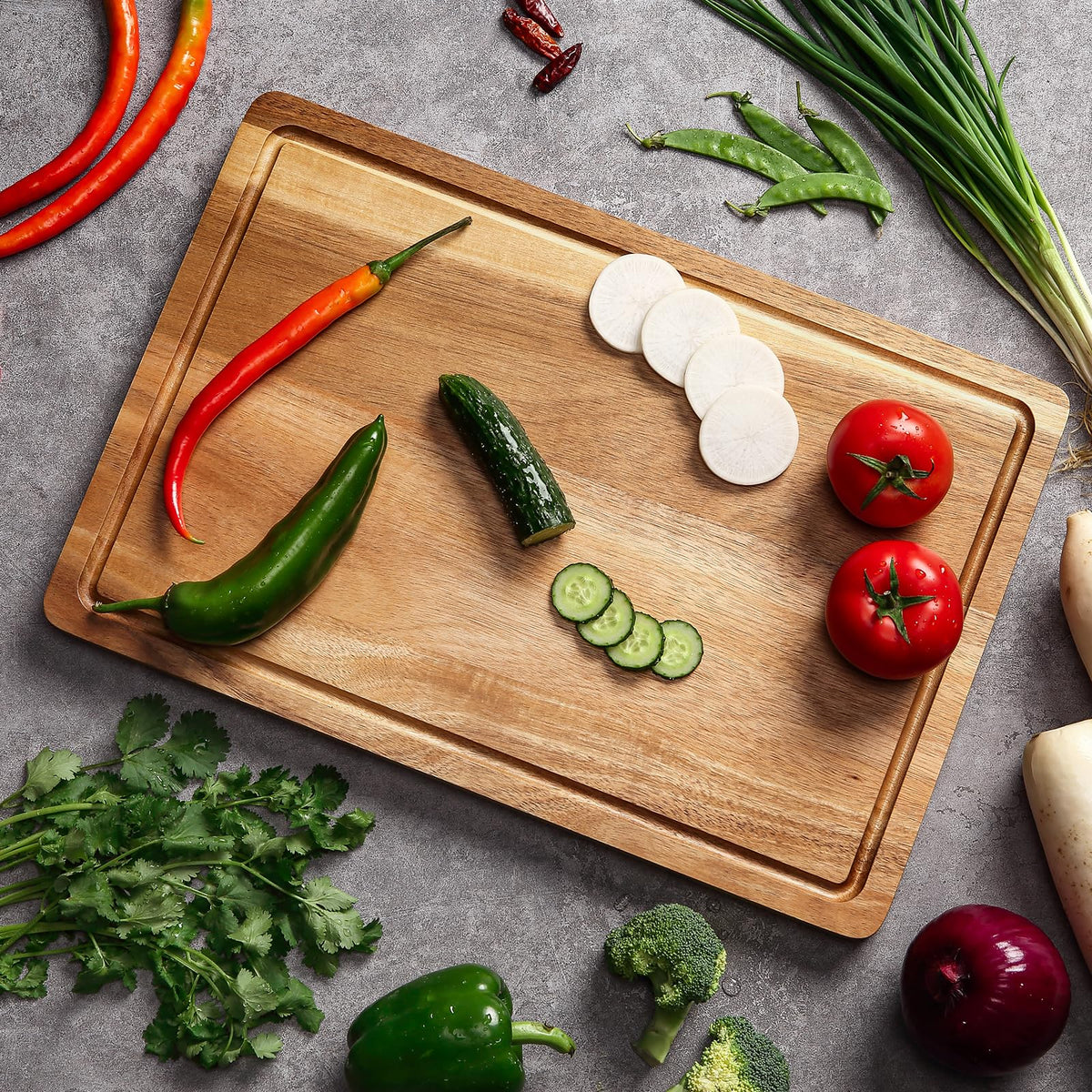 XL Cutting Board, 18x12 Large Acacia Wooden Cutting Board for Kitchen, Edge Grain Wood Chopping Board with Juice Groove and Handles, Pre-Oiled Carving Tray for Meat & Cheese