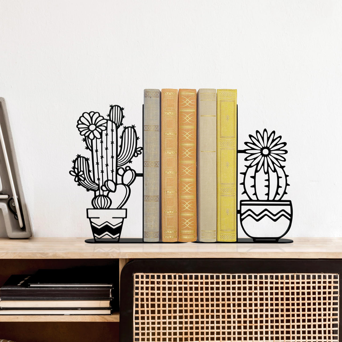 Metal Cactus Planter Book Ends, Dual Wave Pot Design Unique Cute Bookends with Rust Proof Coating, Home Office Decor & Gift for Book Lovers