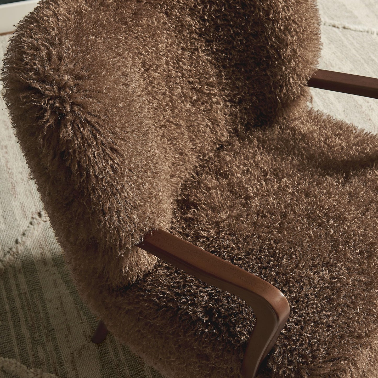 Modway Zerra Upholstered Faux Shearling Lounge Chair in Brown – Mid-Century Modern Accent Armchair with Wood Frame – Fuzzy Fabric Single Sofa Chair