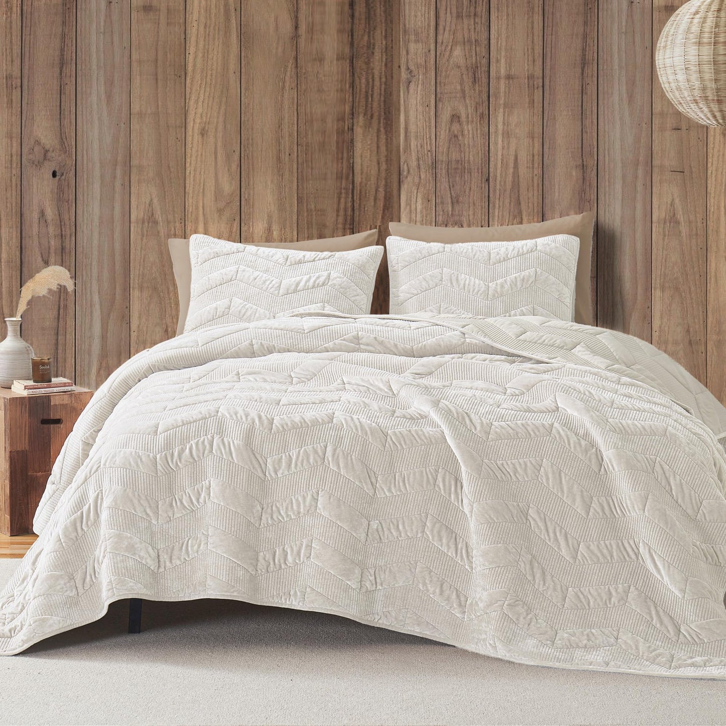 SHALALA Velvet Quilt Set Queen Size,Ultra Soft Luxury Lightweight Summer Velvet Comforter Set, Oversized Bedspread Coverlet with 2 Shams Geometries Pattern,for All Season(Ivory,Full)