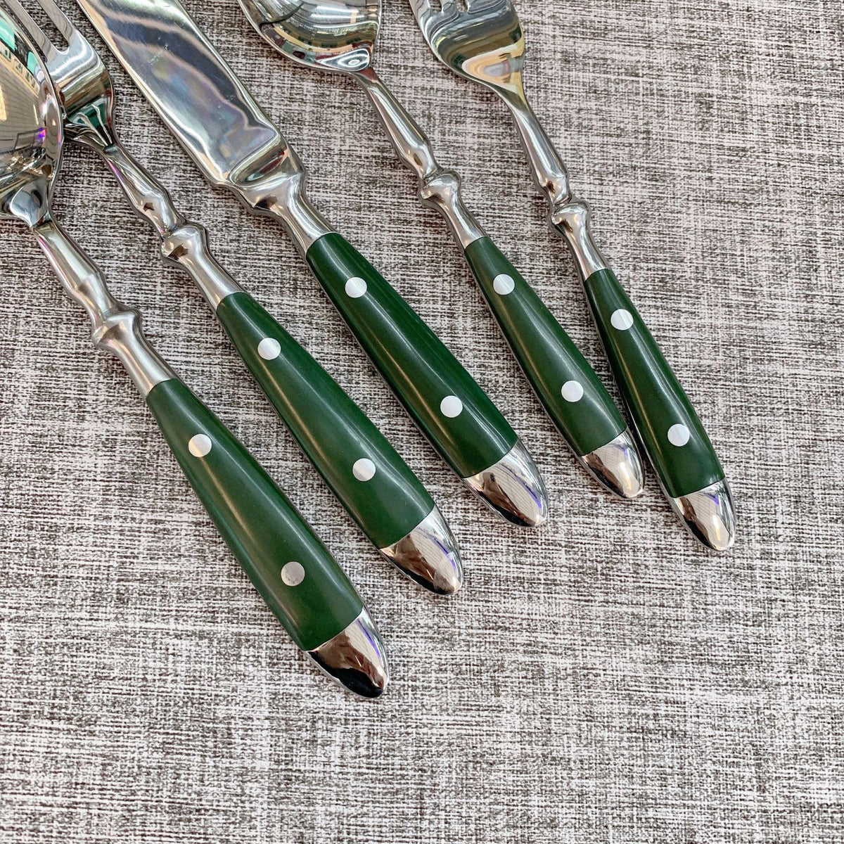 Green Flatware Set Silverware Set for 4 Cutlery Set Durable 18/10 Stainless Steel Flatware Sets Utensil Sets Flatware Wedding Mirror Effect Classical Retro Steak Tableware Forks Spoons And Knives Set