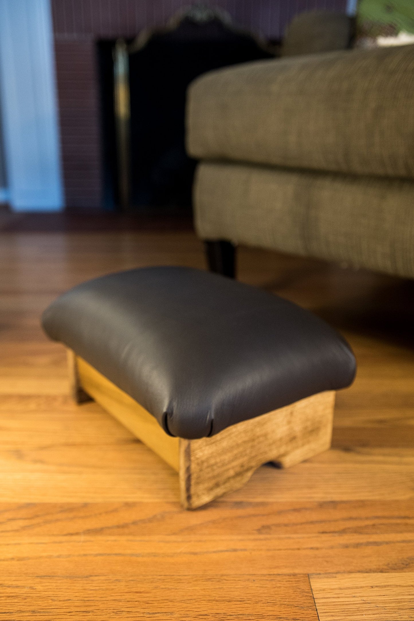 KR Ideas Padded Foot Stool: Dark Chocolate Truffle Leather (Made in The USA) (7" Tall - Maple Frame)