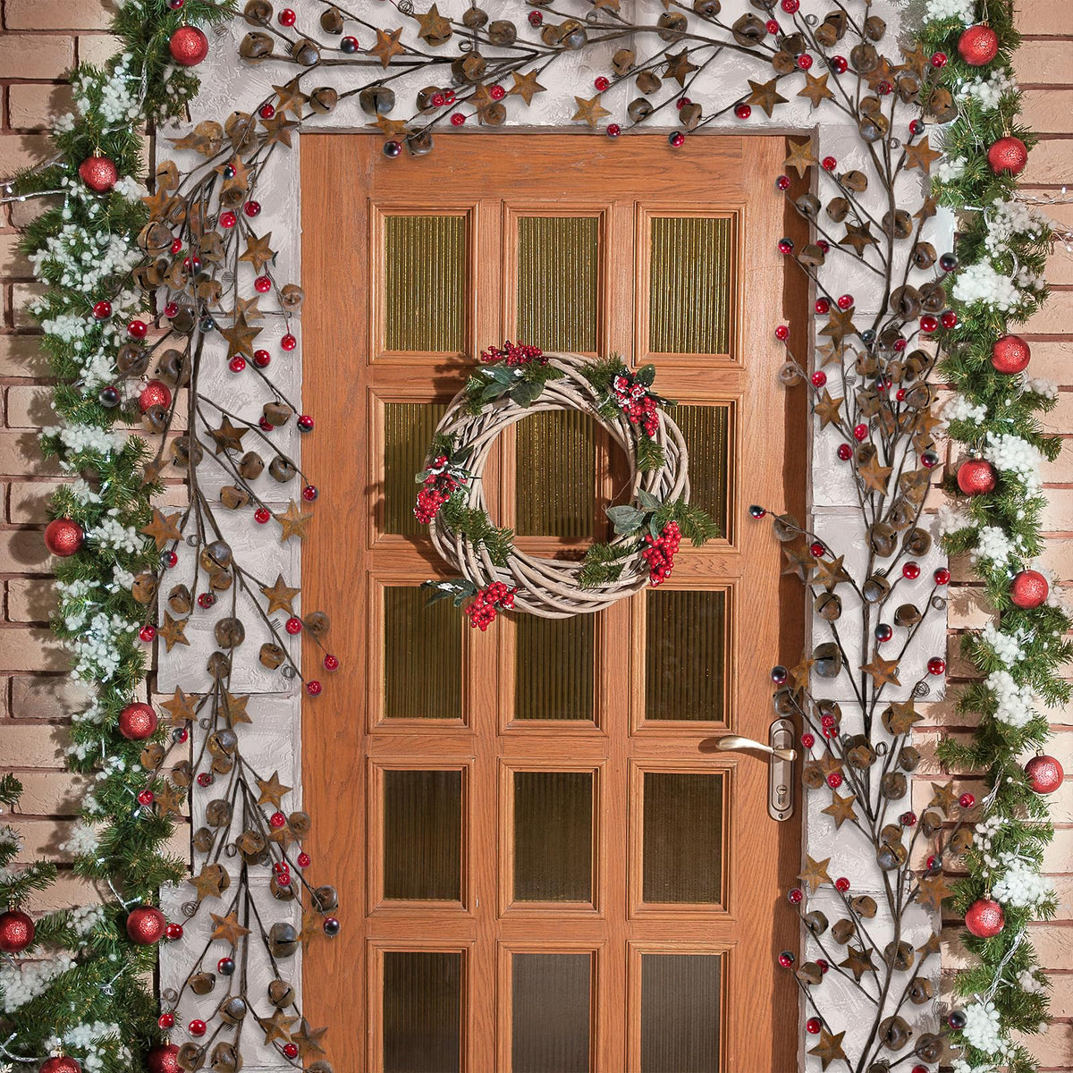 Winlyn 5.9 Ft Rustic Jingle Bells Garland with Metal Stars and Burgundy Berries Primitive Christmas Garland for Holiday Farmhouse Country Home Wreath Xmas Tree Table Centerpiece Wall Mantel Door Décor