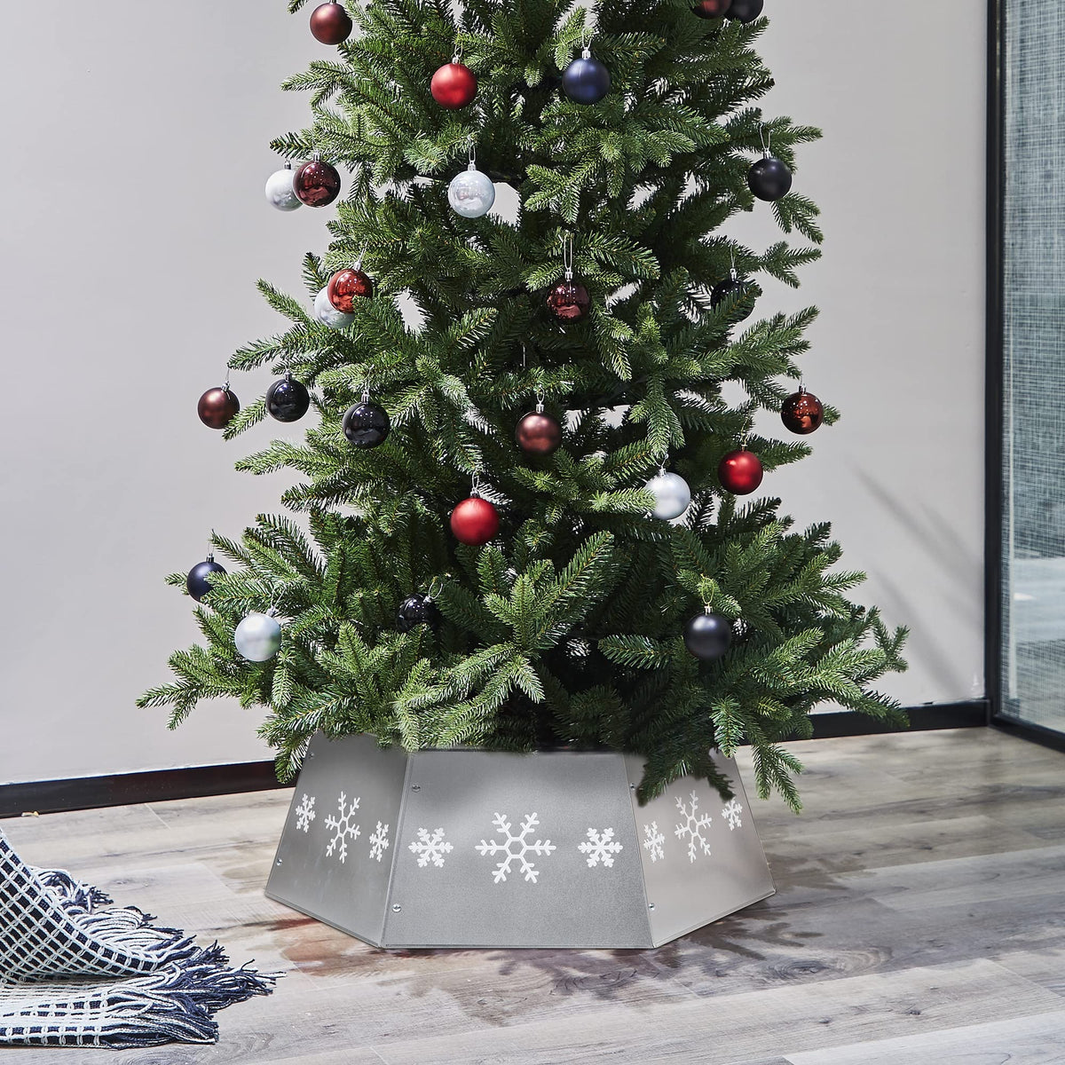 FORUP Metal Christmas Tree Ring with Printed Snowflake, Tree Skirt Base Stand for Tree Decorations (Silver)