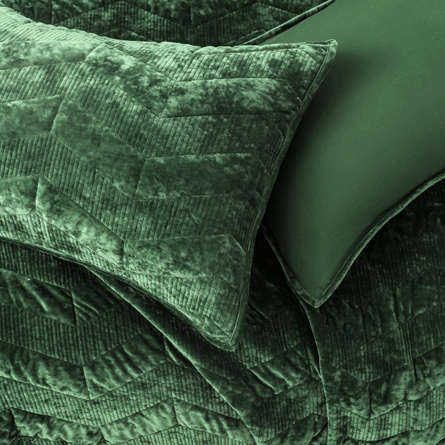 SHALALA Luxury Velvet Quilt Set King Size,Ultra Soft Lightweight Summer Velvet Comforter Set, Oversized Bedspread Coverlet with 2 Shams Geometries Pattern,for All Season(Evergreen,King)