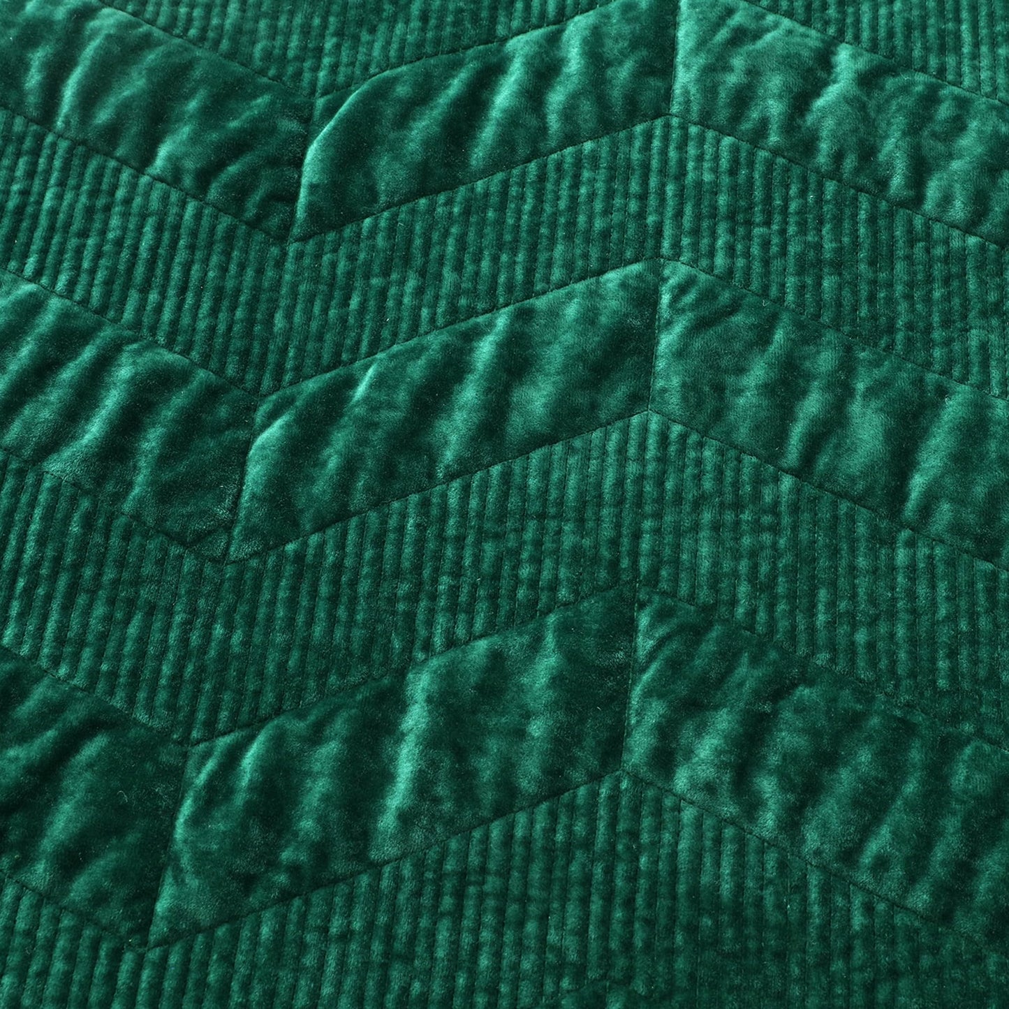 SHALALA Luxury Velvet Quilt Set Queen Size,Ultra Soft Lightweight Summer Velvet Comforter Set, Oversized Bedspread Coverlet with 2 Shams Geometries Pattern,for All Season(Forest Green,Queen)