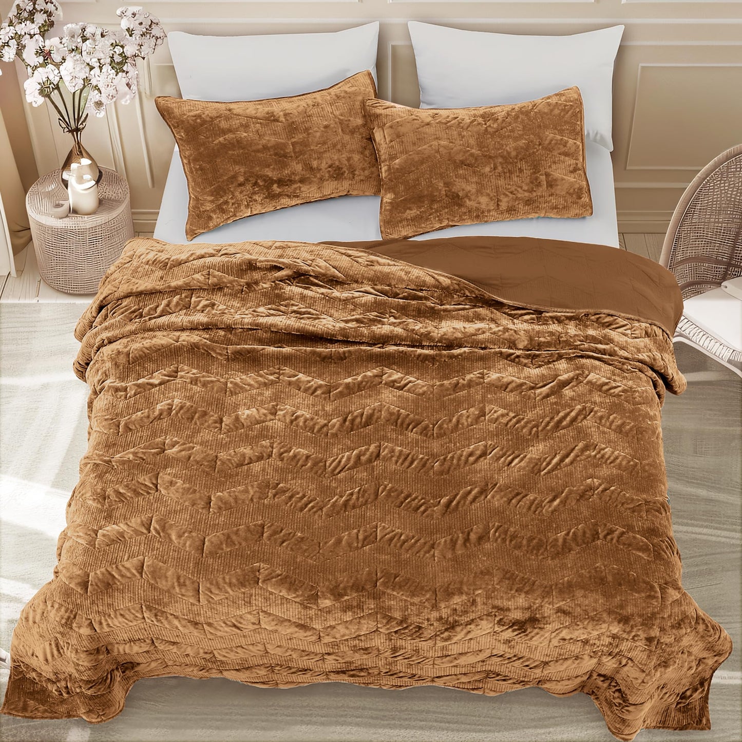 SHALALA Velvet Quilt Set King Size,Ultra Soft Luxury Lightweight Summer Velvet Comforter Set, Oversized Bedspread Coverlet with 2 Shams Geometries Pattern,for All Season(Gold Yellow,King)