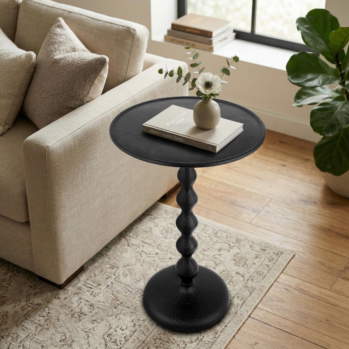End Table, Round Hammered Modern Metal Side Table with Pedestal Base, Aluminum Lightweight & Durable Accent Table for Living Room, Bedroom, Sofa Side & Small Spaces - Black