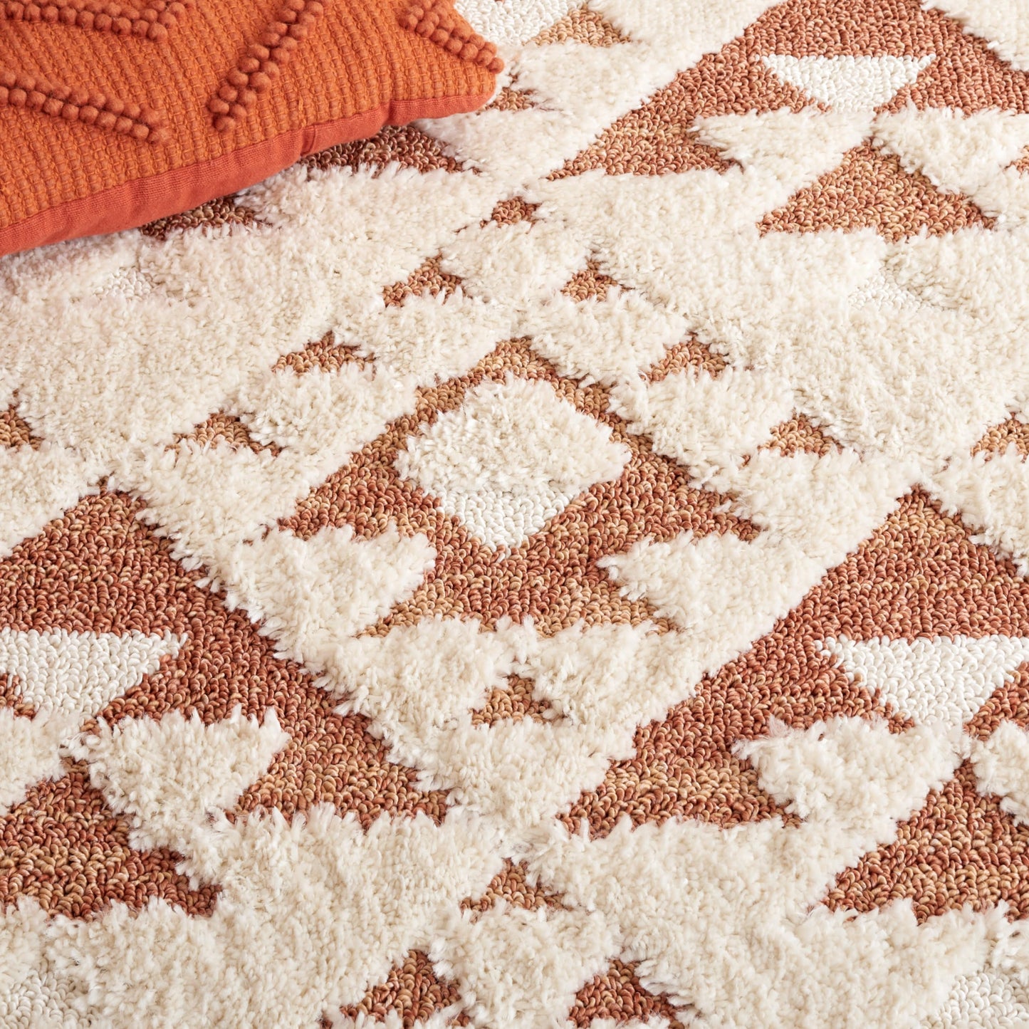 SAFAVIEH Moroccan Tassel Shag Collection Area Rug - 3' Square, Ivory & Brick Rust, Non-Shedding & Easy to Clean, Plush High-Low Texture, Ideal for Living Room, Bedroom, Dining Space (MTS688P)