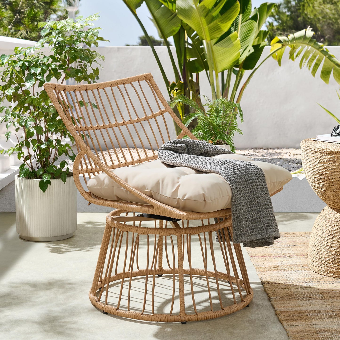Alaterre Furniture Servana Outdoor Wicker Chair - Oversized Outdoor Swivel Chair with Cushion - Weather-Resistant Patio Lounger - Boho Patio Furniture for Backyard, Balcony, Sunroom, Living Room (Tan)
